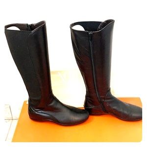 AGL Black Boot Size 6 / EUR 36